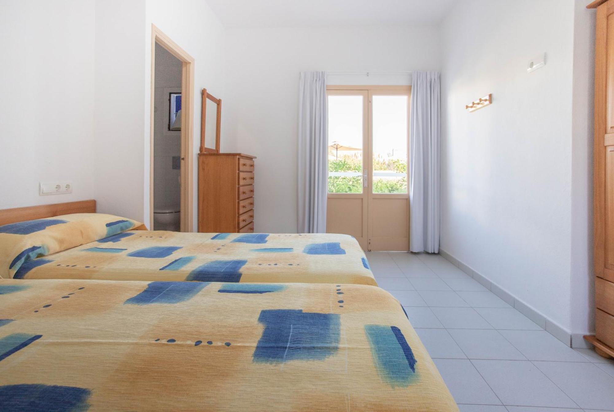 Hostal Mayans Ес Пухолс Екстериор снимка
