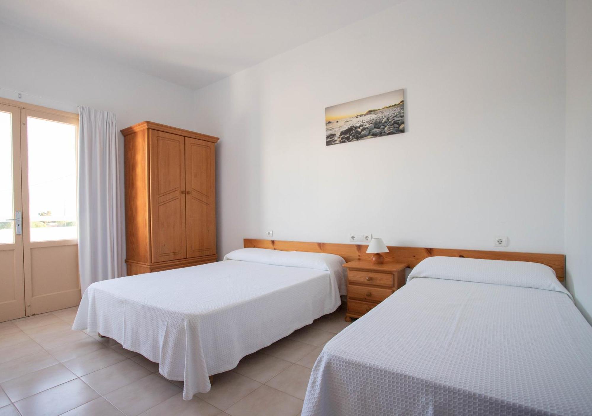 Hostal Mayans Ес Пухолс Екстериор снимка