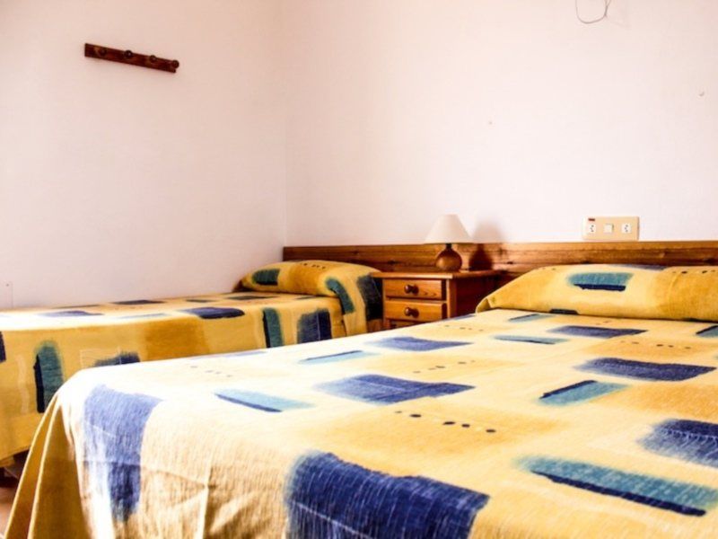 Hostal Mayans Ес Пухолс Екстериор снимка